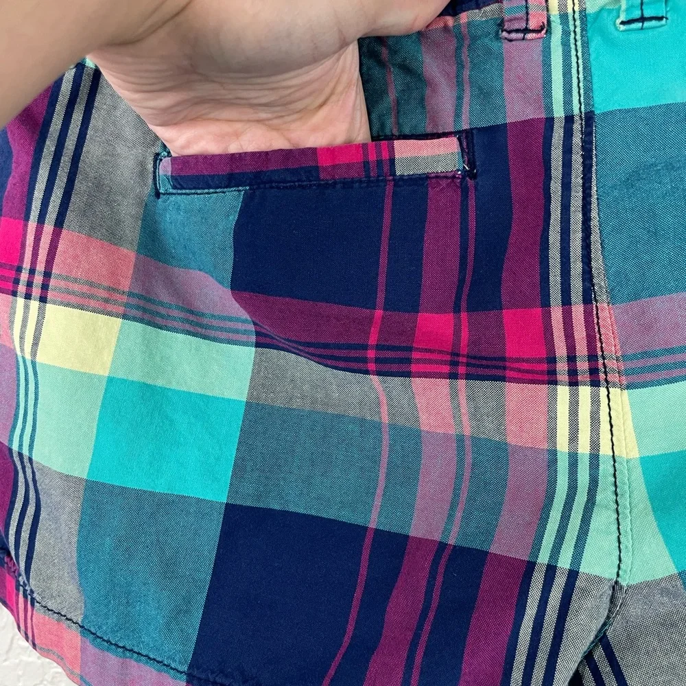Old navy colorful plaid cotton shorts - Picture 6 of 6
